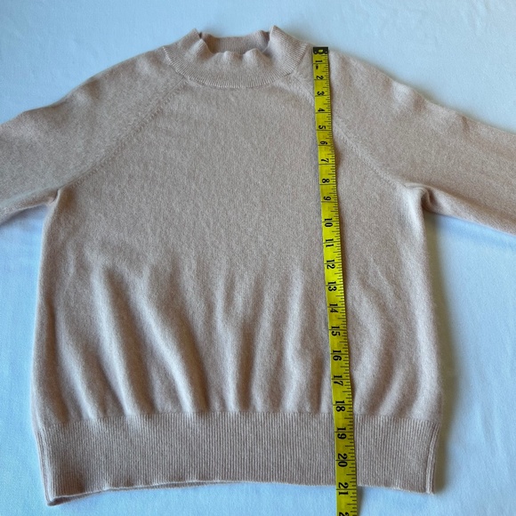 Everlane 100% Cashmere Mock Neck Feather Light Sweater - Picture 7 of 9